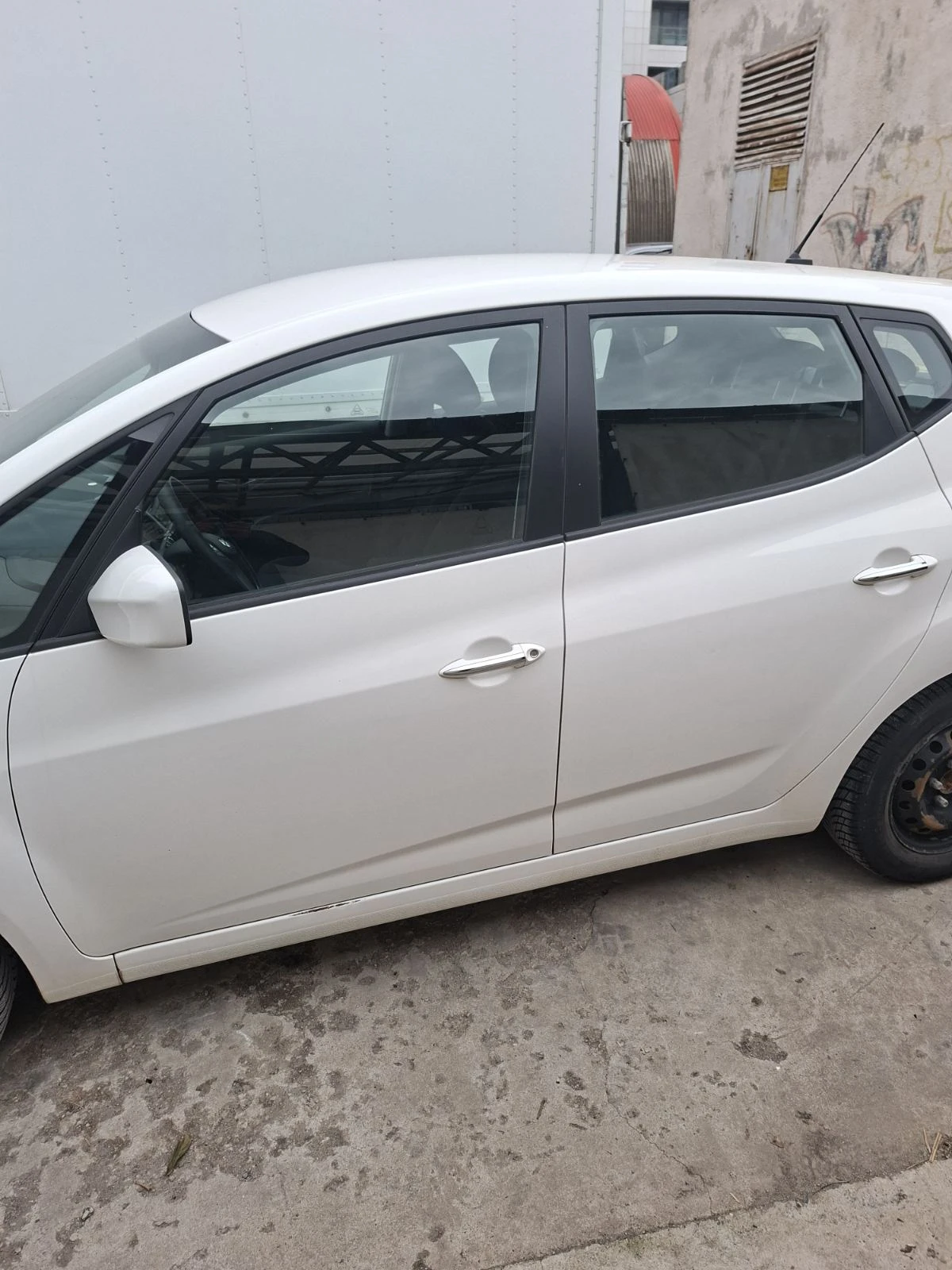 Hyundai Ix20, снимка 4 - Автомобили и джипове - 55180166