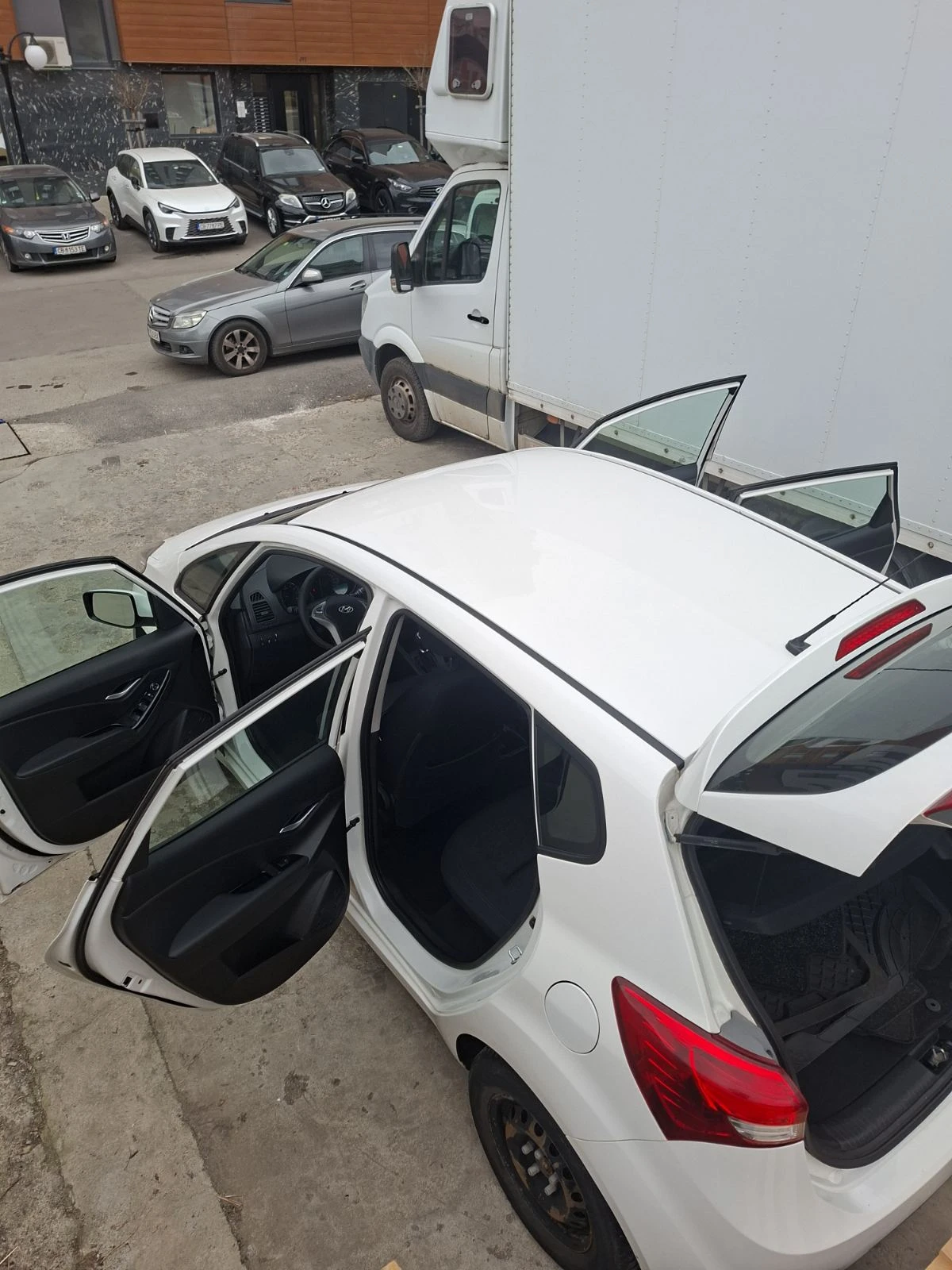 Hyundai Ix20, снимка 13 - Автомобили и джипове - 55180166