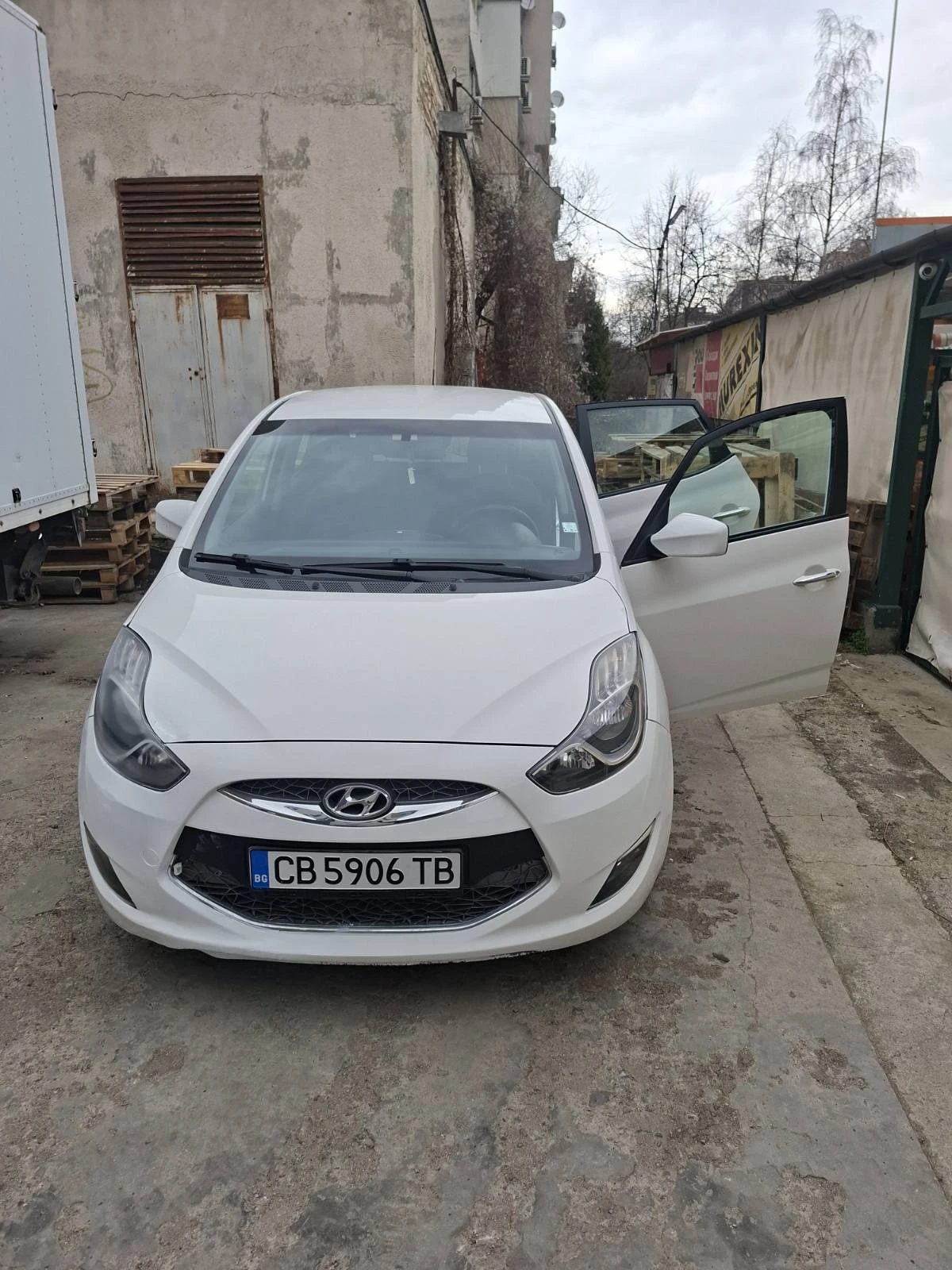 Hyundai Ix20, снимка 15 - Автомобили и джипове - 55180166