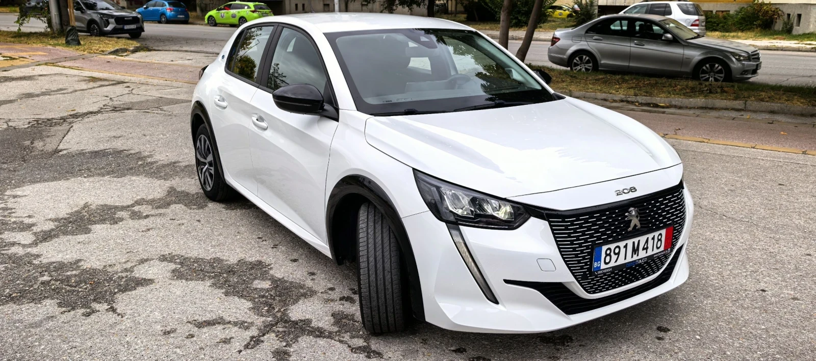 Peugeot 208, снимка 3 - Автомобили и джипове - 56465876
