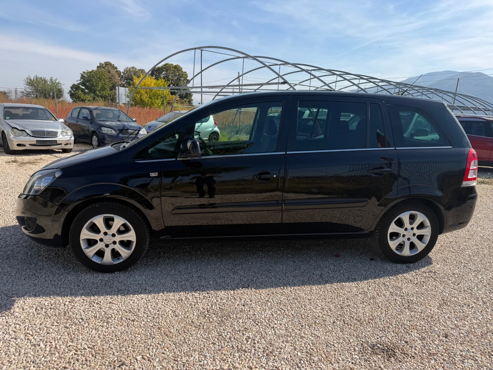 Opel Zafira 1.8i B Design Edition, снимка 5 - Автомобили и джипове - 56660867