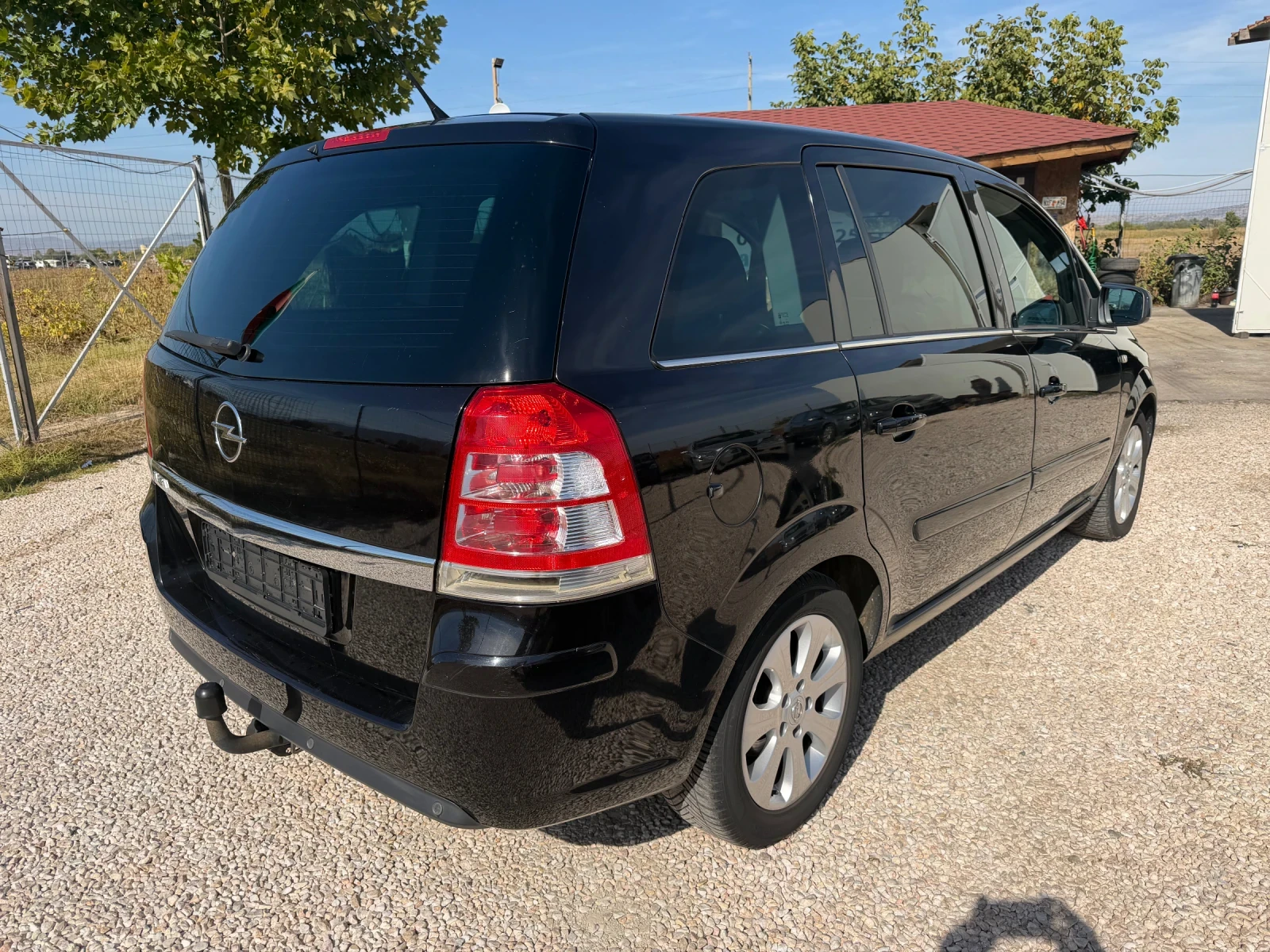 Opel Zafira 1.8i B Design Edition, снимка 6 - Автомобили и джипове - 56660867