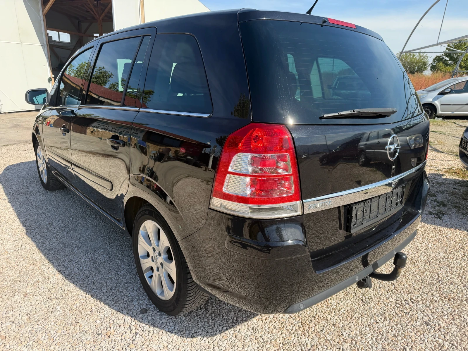 Opel Zafira 1.8i B Design Edition, снимка 7 - Автомобили и джипове - 56660867