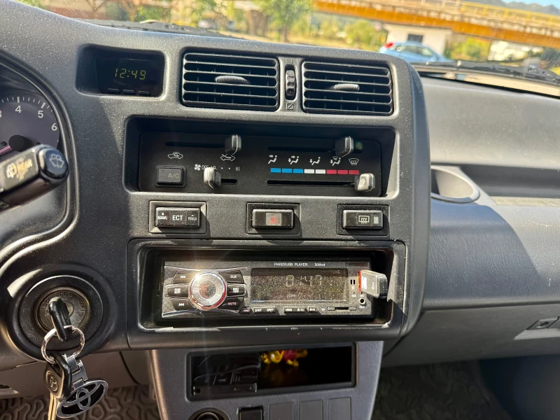 Toyota Rav4 2.0 129кс Автомат ГАЗ, снимка 8 - Автомобили и джипове - 52599253