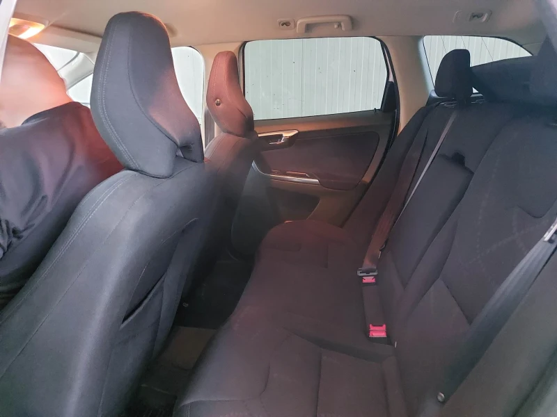 Volvo XC60, снимка 3 - Автомобили и джипове - 52580414