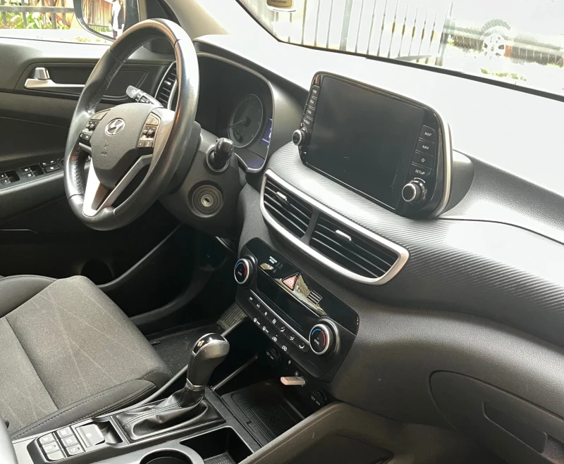 Hyundai Tucson 1.6CRDI* FACE-LIFT* , снимка 13 - Автомобили и джипове - 52351023