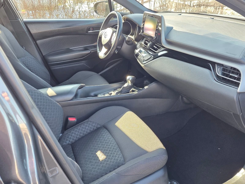 Toyota C-HR 1.8 Hybrid Dynamic Business 2WD E-CVT, снимка 9 - Автомобили и джипове - 53193026
