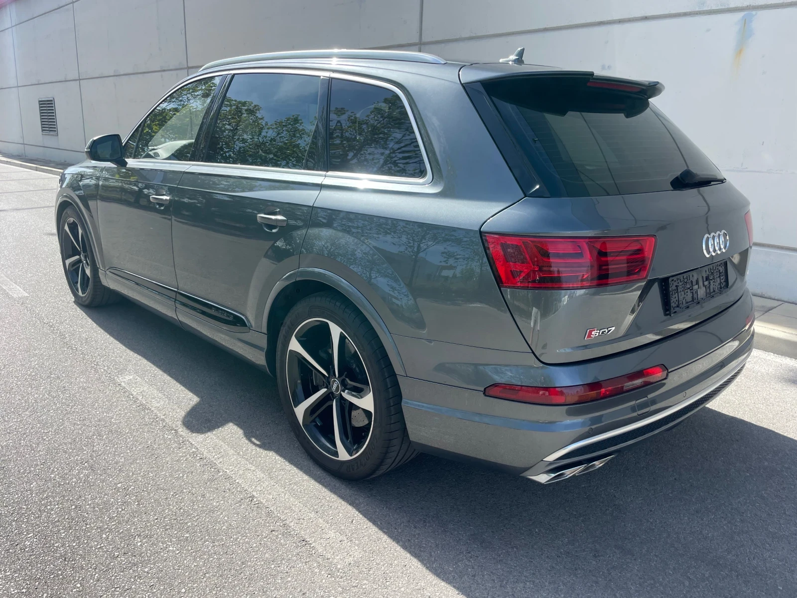 Audi SQ7 ГОТОВ ЛИЗИНГ+ 4.0TDIV8+ B&O+ Ceramica+ Подгрев+ Ка - изображение 4