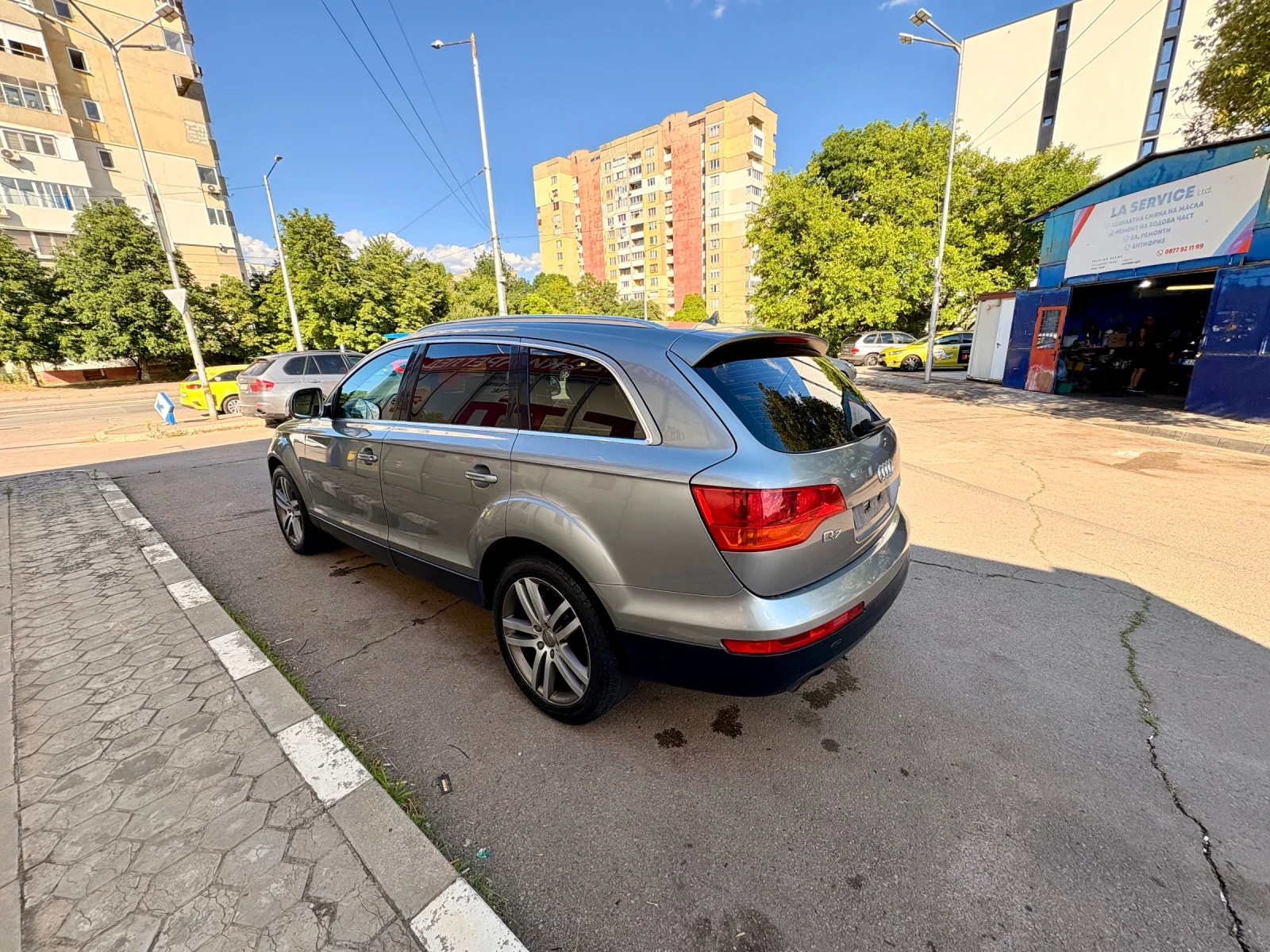 Audi Q7 3TDI 239HP регистрирана обслужена  - изображение 3