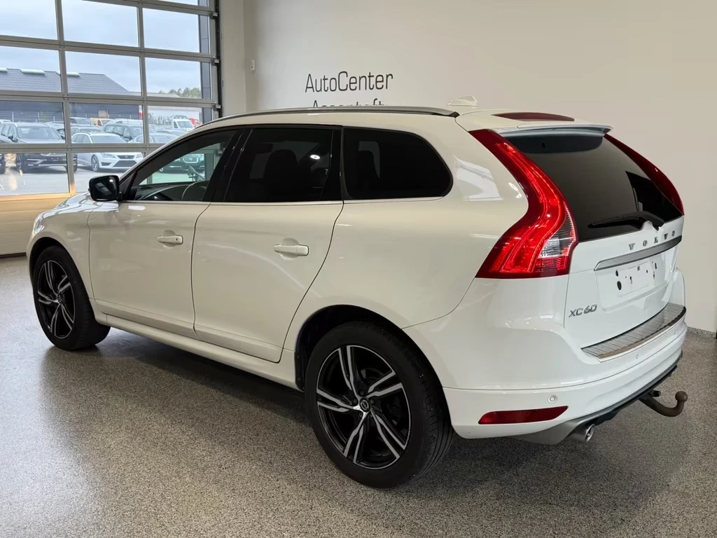 Volvo XC60 2.0 d R-design 150кс - изображение 6