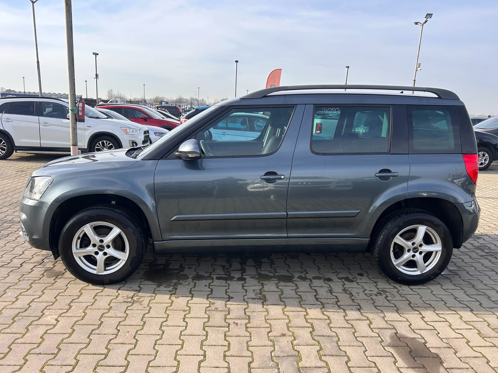 Skoda Yeti 1.2TSI AVTOMAT/NAVI EURO 6 - изображение 9