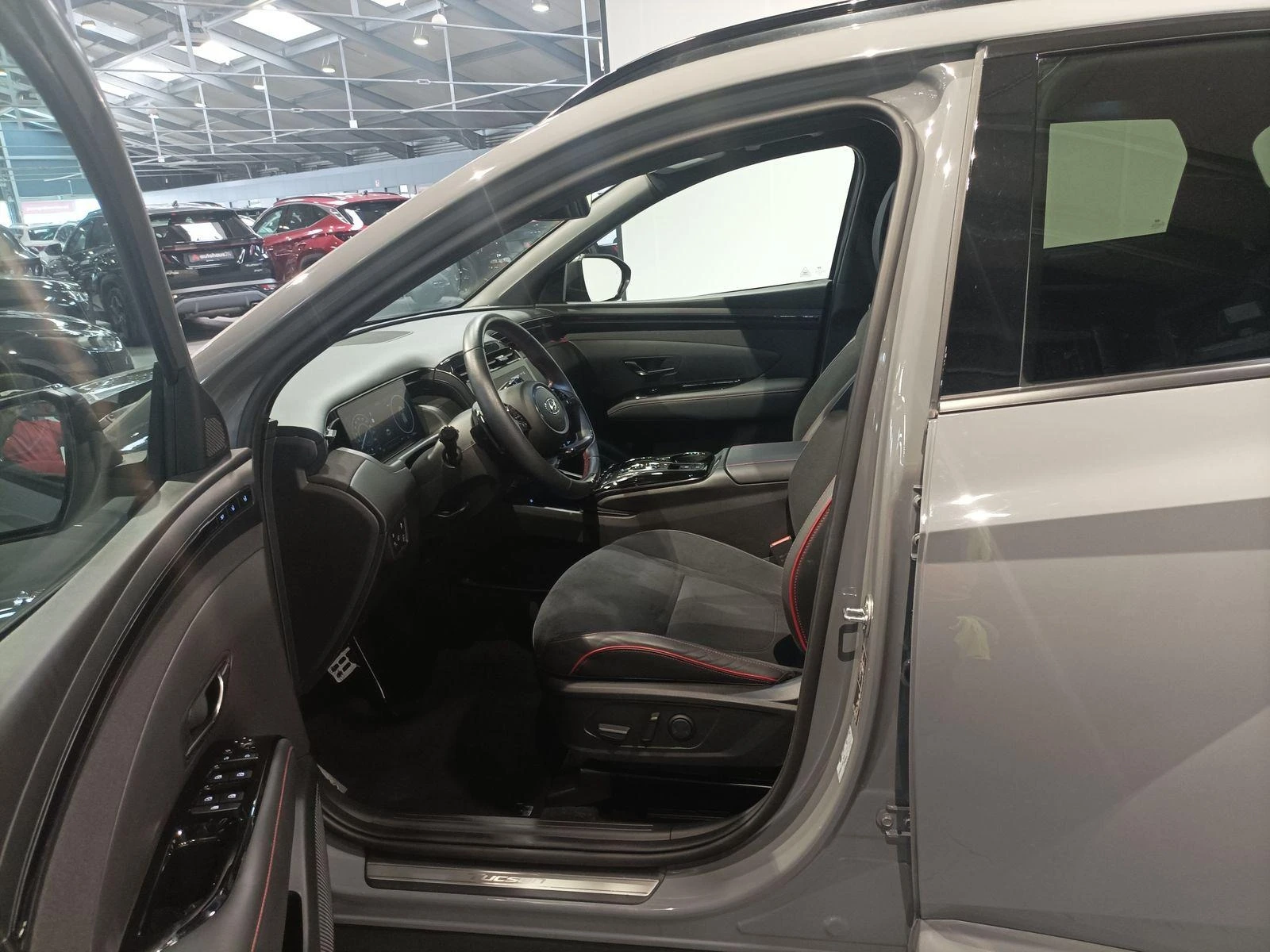 Hyundai Tucson 1.6T-GDI* N-LINE* AWD* DISTR* CAM* PANO* LED*  - изображение 6