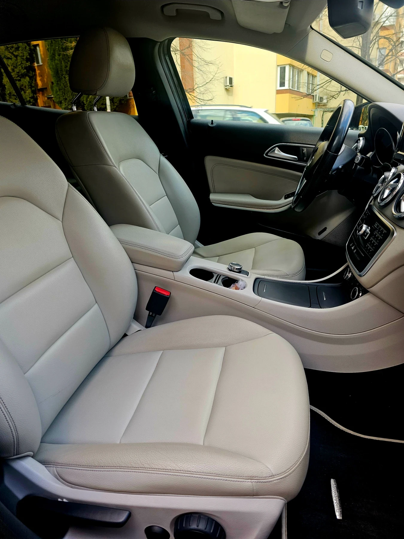 Mercedes-Benz GLA 200CDI, снимка 5 - Автомобили и джипове - 53949260