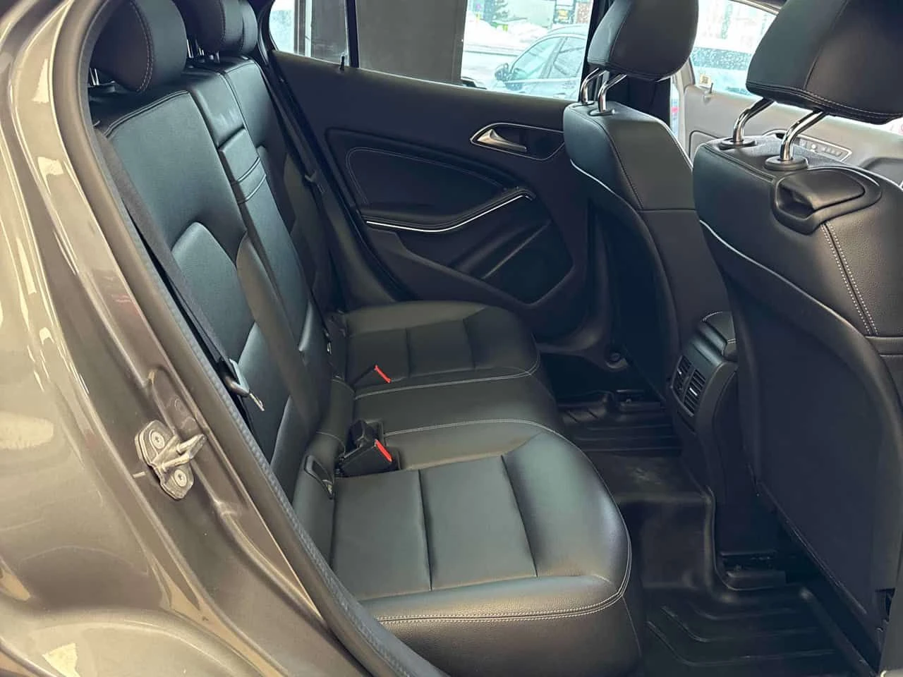 Mercedes-Benz GLA 250 KEYLESS/ПАНОРАМА/ПОДГРЕВИ, снимка 10 - Автомобили и джипове - 54057564