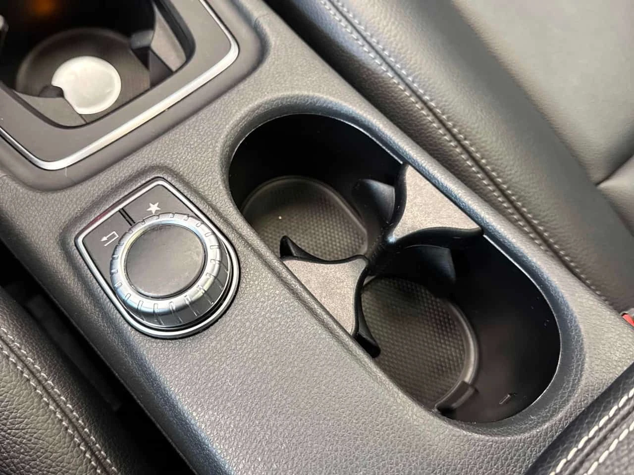 Mercedes-Benz GLA 250 KEYLESS/ПАНОРАМА/ПОДГРЕВИ, снимка 15 - Автомобили и джипове - 54057564