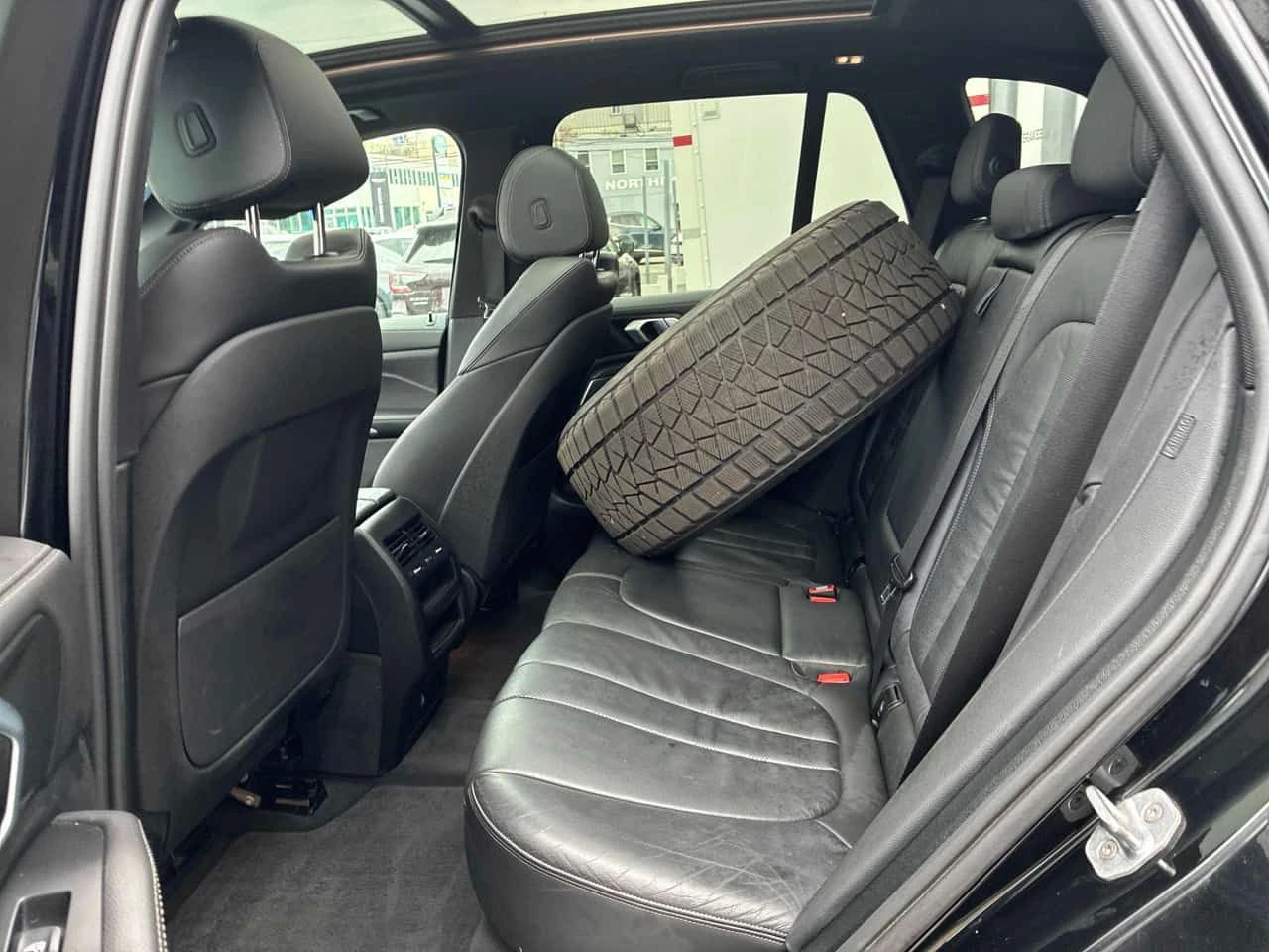 BMW X5 * xDrive40i * АМБИЕНТНО* ПАНОРАМА* + ГУМИ С ДЖАНТИ, снимка 12 - Автомобили и джипове - 54635457