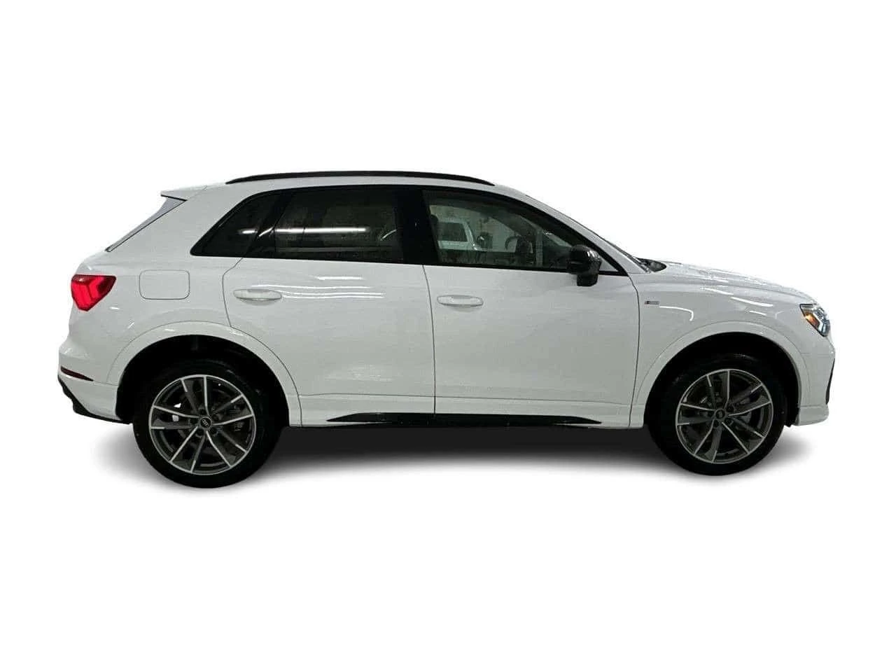 Audi Q3 * 45 /Vorsprung Package/Audi CPO * CARFAX * ЦЕНА Д, снимка 16 - Автомобили и джипове - 54805232