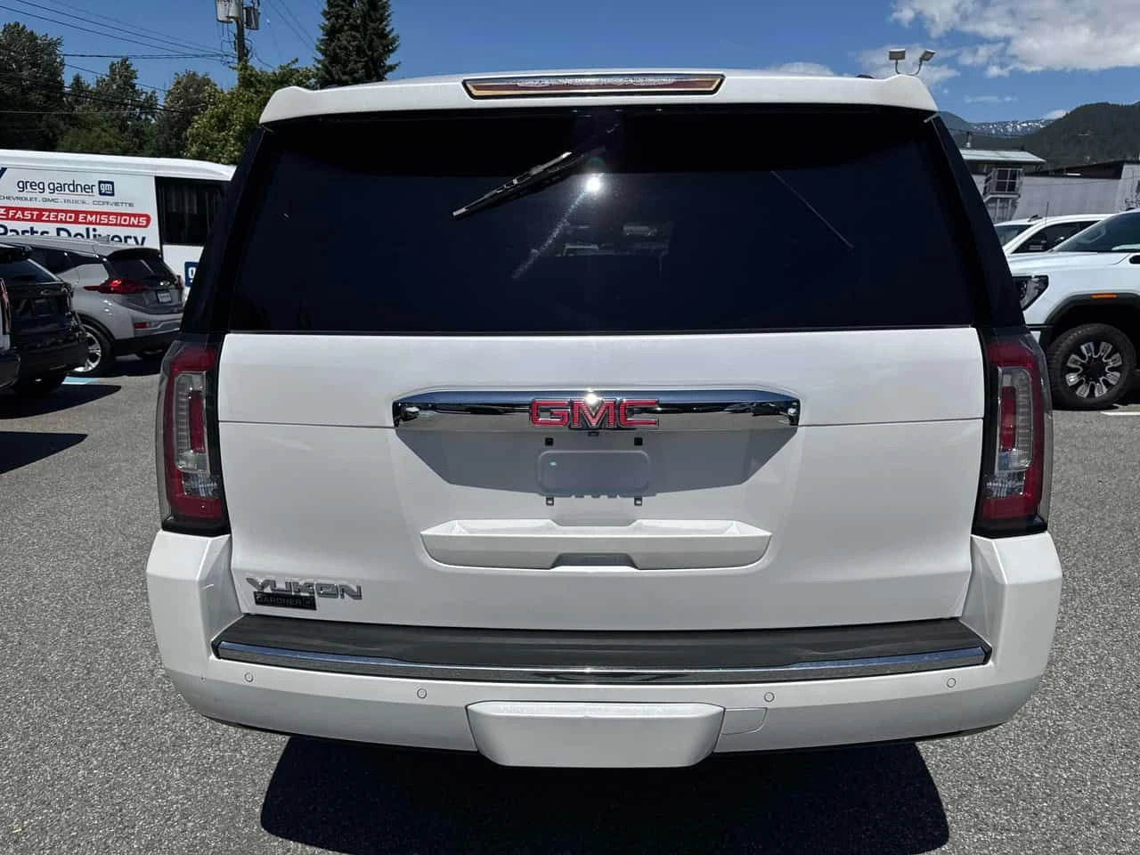 Gmc Yukon * Denali * АВТОКРЕДИТ БЕЗ ПЪРВОНАЧАЛНА ВНОСКА* , снимка 4 - Автомобили и джипове - 54985122