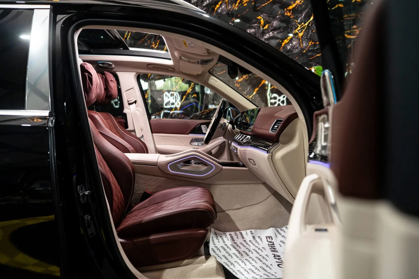 Mercedes-Benz GLS 600 MAYBACH LED ПАНО 3D BURM 3XTV ГАРАНЦИЯ ЛИЗИНГ 100%, снимка 13 - Автомобили и джипове - 54999644