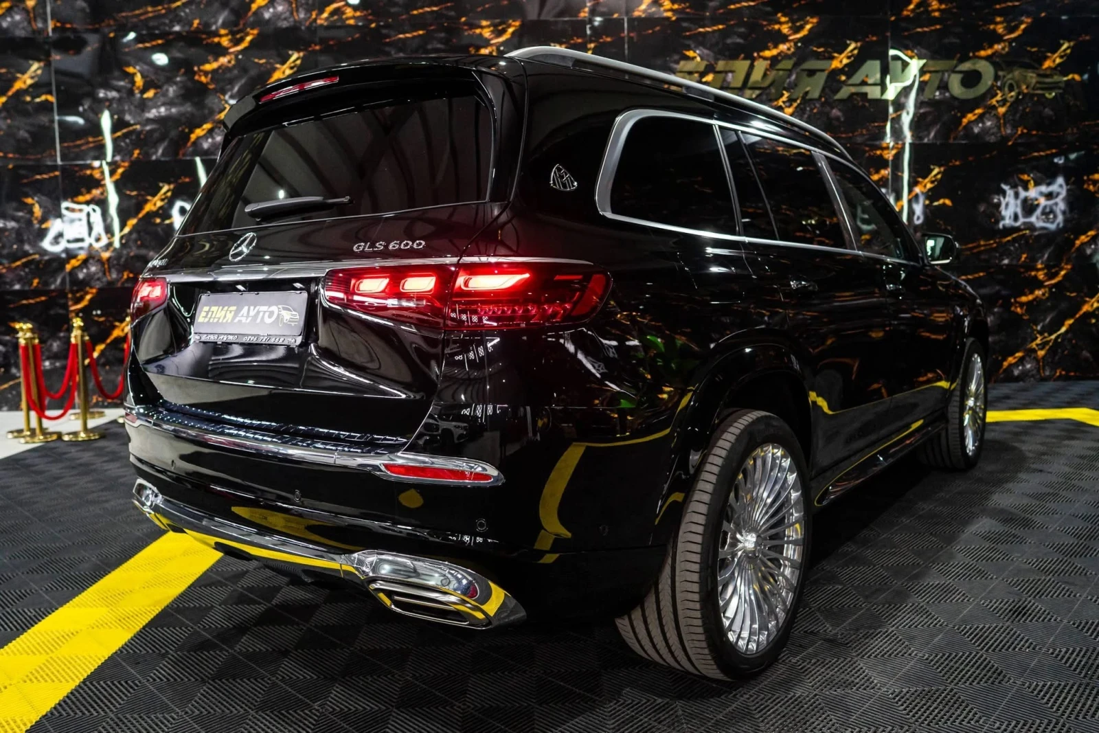 Mercedes-Benz GLS 600 MAYBACH LED ПАНО 3D BURM 3XTV ГАРАНЦИЯ ЛИЗИНГ 100%, снимка 10 - Автомобили и джипове - 54999644