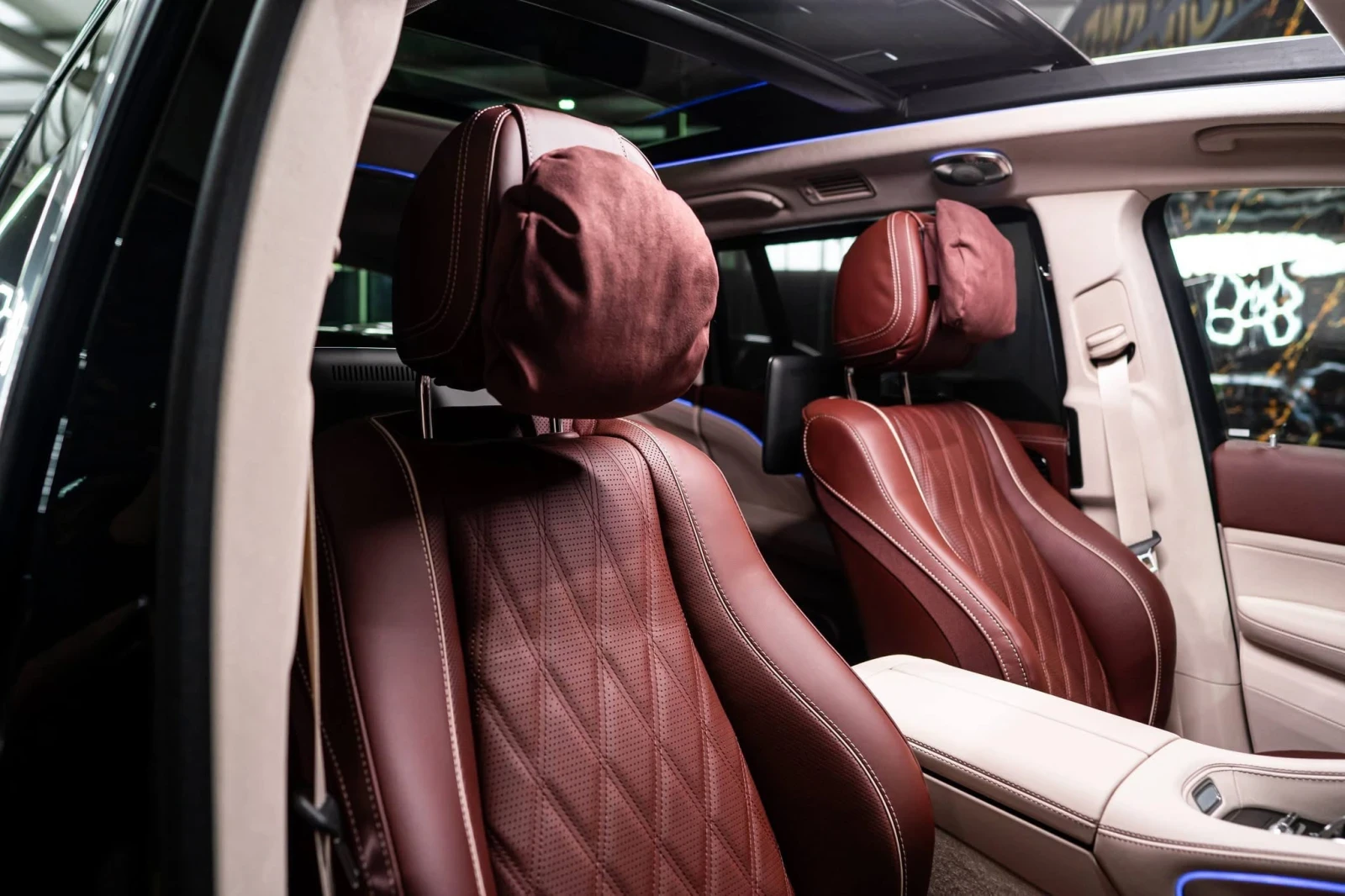 Mercedes-Benz GLS 600 MAYBACH LED ПАНО 3D BURM 3XTV ГАРАНЦИЯ ЛИЗИНГ 100%, снимка 14 - Автомобили и джипове - 54999644