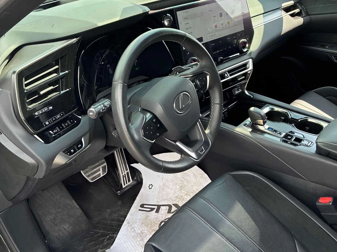Lexus RX 500h * CARFAX * ОПЦИЯ ЗА ФИНАНСИРАНЕ , снимка 5 - Автомобили и джипове - 55303712