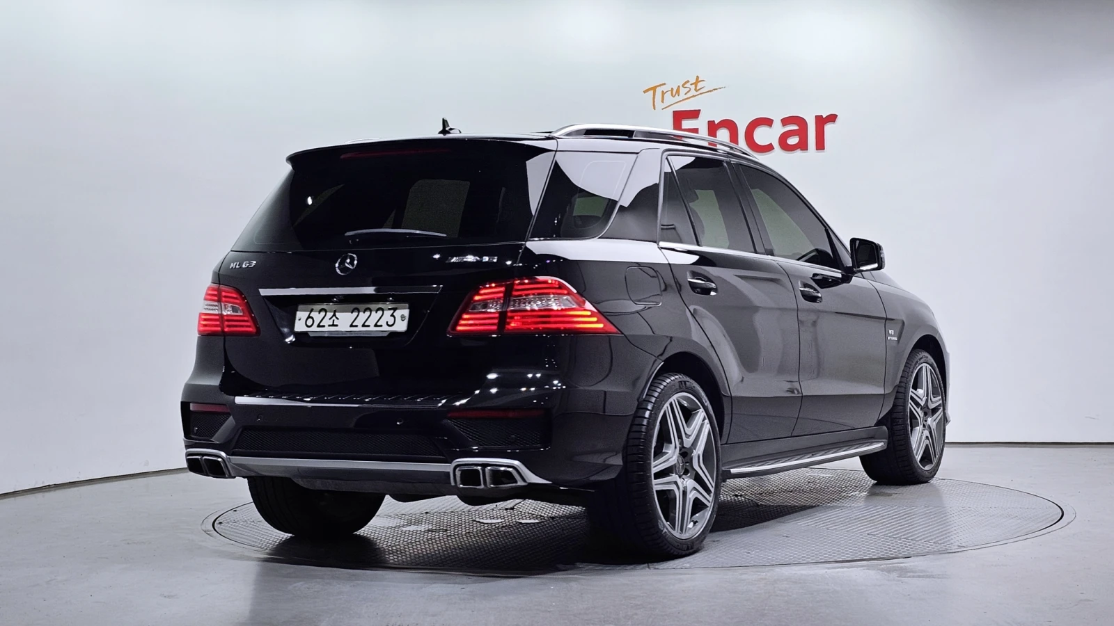 Mercedes-Benz ML 63 AMG ЕЛ. БАГАЖНИК* ЛЮК* КРАЙНА ЦЕНА, снимка 2 - Автомобили и джипове - 55983495