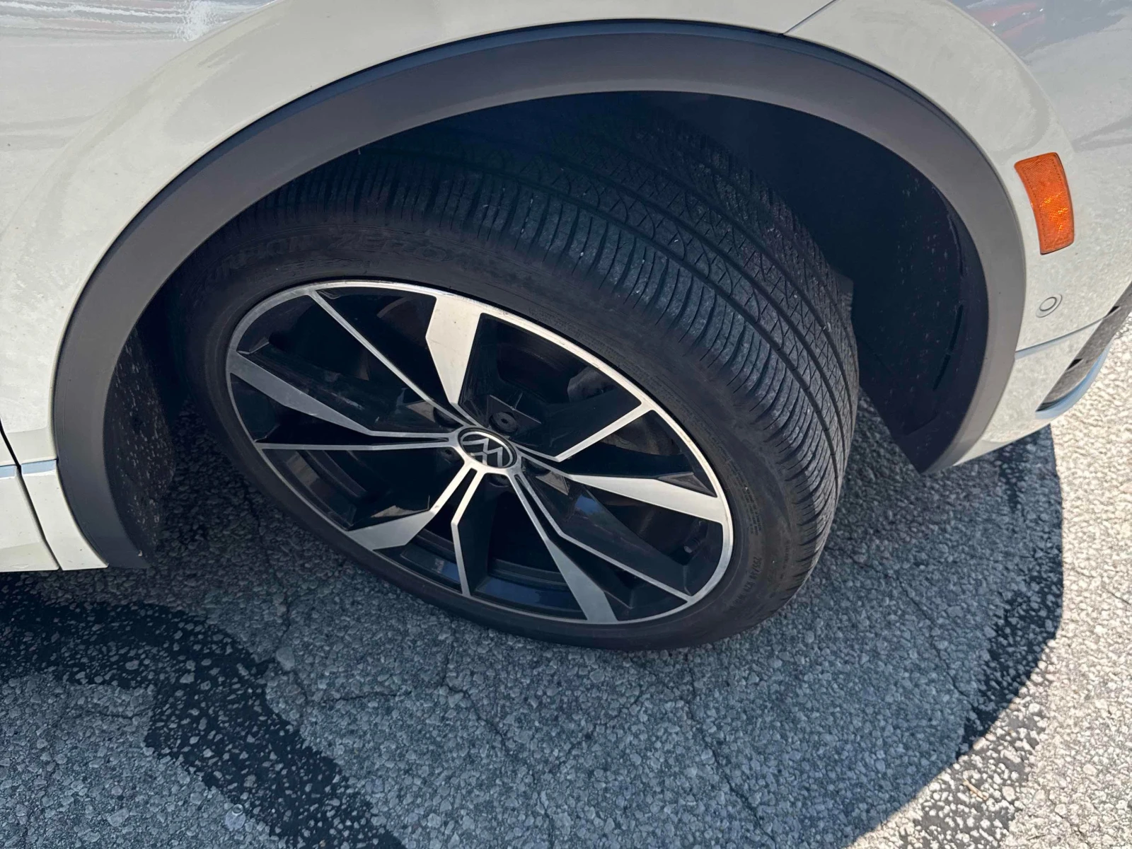 VW Tiguan * Highline R Line * CARFAX * , снимка 7 - Автомобили и джипове - 56030387