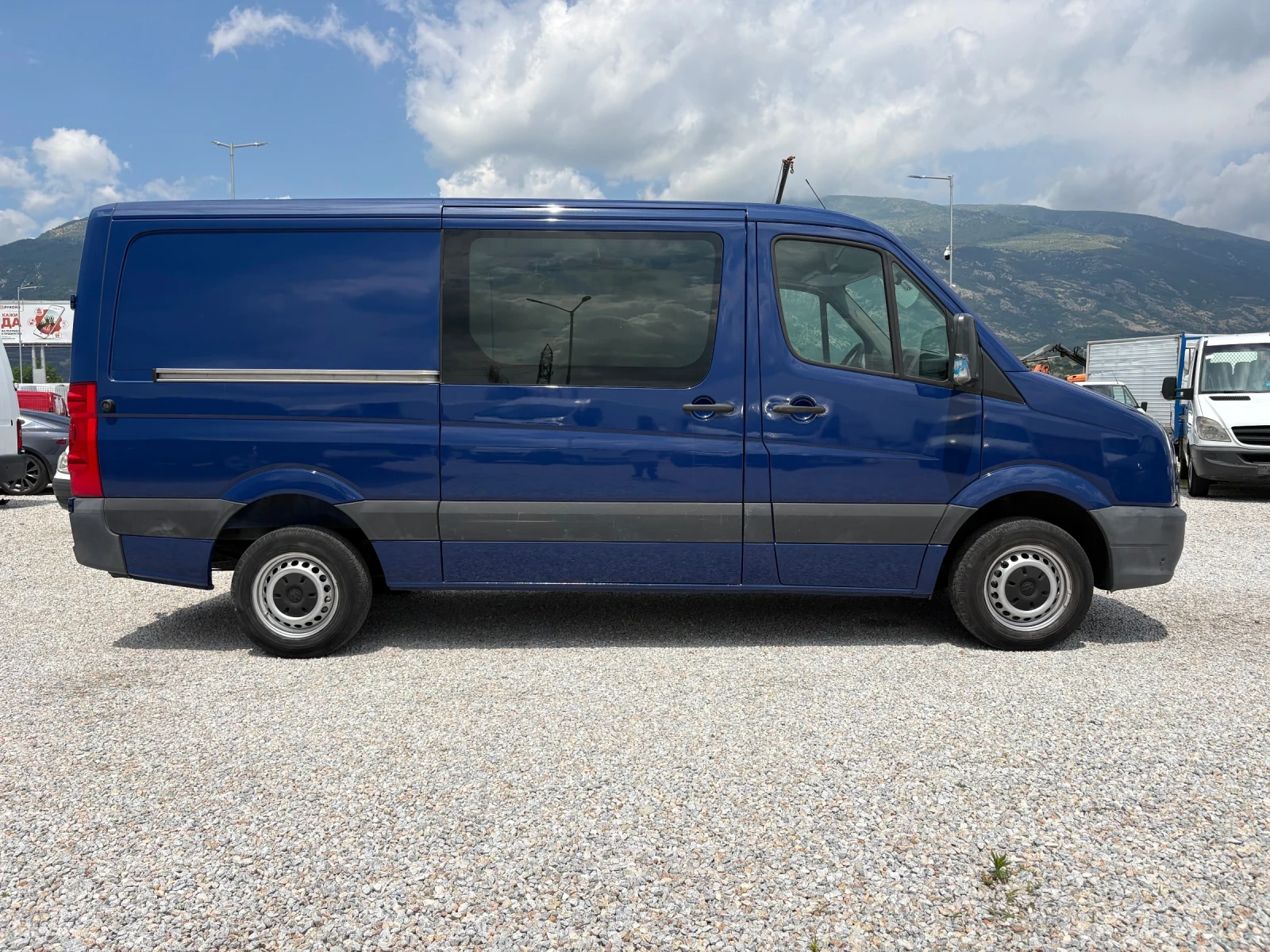 VW Crafter 2, 5 TDI, снимка 4 - Бусове и автобуси - 55145627