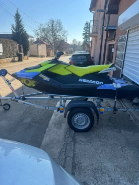 Джет Bombardier Sea Doo Spark trixx 3up, снимка 4 - Воден транспорт - 49551984