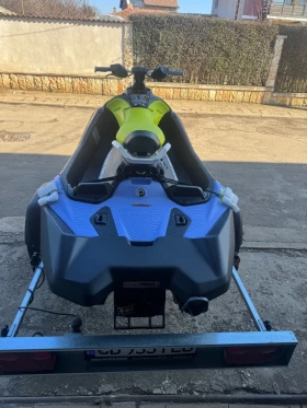 Джет Bombardier Sea Doo Spark trixx 3up, снимка 7 - Воден транспорт - 49088922