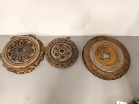 Маховик и съединител рено туинго 1.2 бензин 