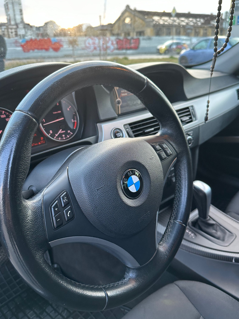 BMW 320 Facelift, снимка 12 - Автомобили и джипове - 45972643