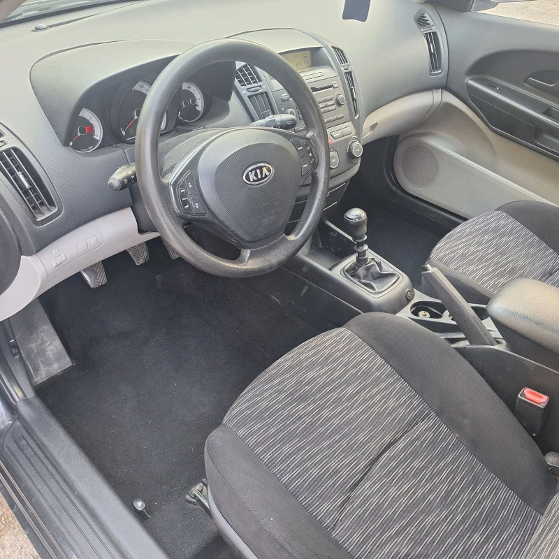 Kia Ceed 1.4i ГАЗ , снимка 6 - Автомобили и джипове - 47335491