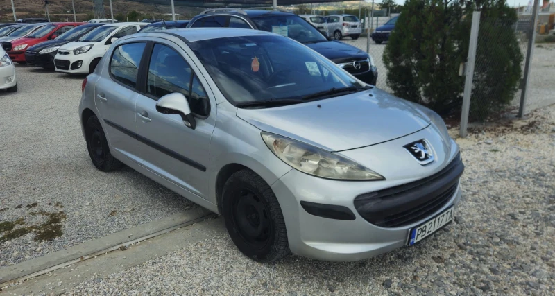 Peugeot 207 1.4бензин Обслужен всичко платено , снимка 2 - Автомобили и джипове - 47453481