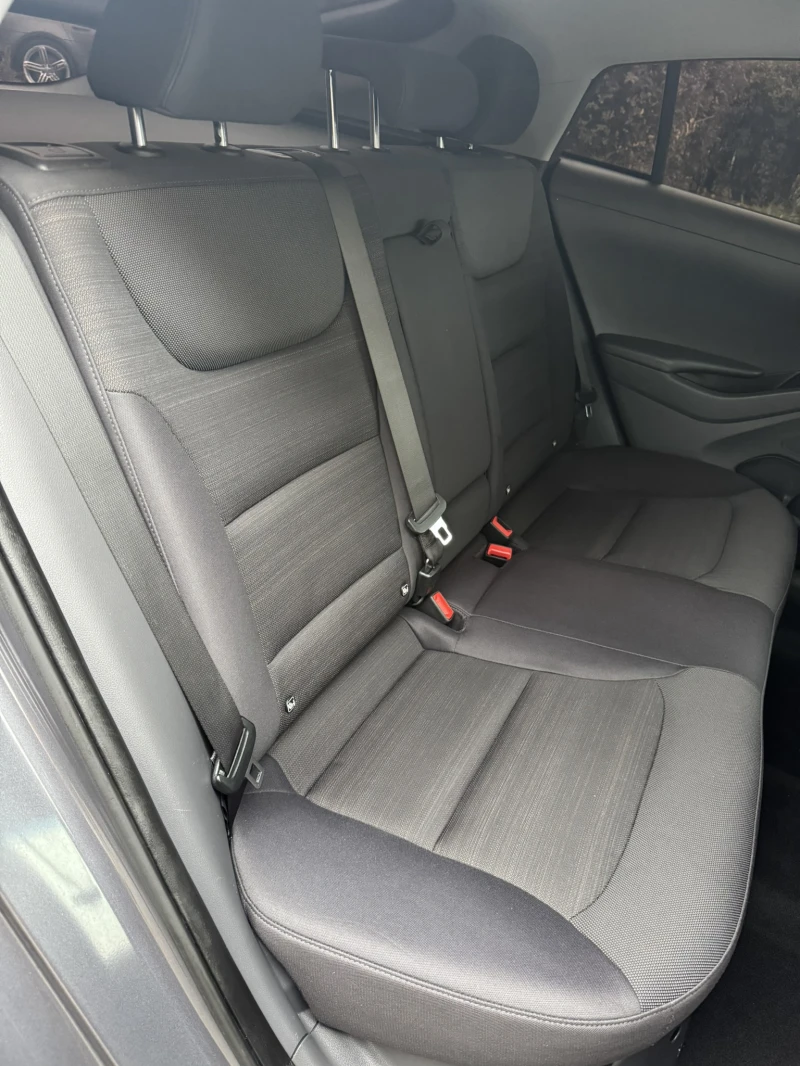 Hyundai Ioniq 1.6HYBRID* INFINITY* DISTRONIC* LANEASSIST* KEYLES, снимка 13 - Автомобили и джипове - 47965030