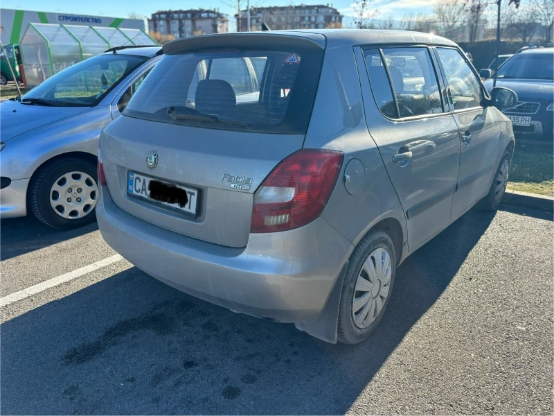 Skoda Fabia 1.2 HTP, снимка 4 - Автомобили и джипове - 48087636