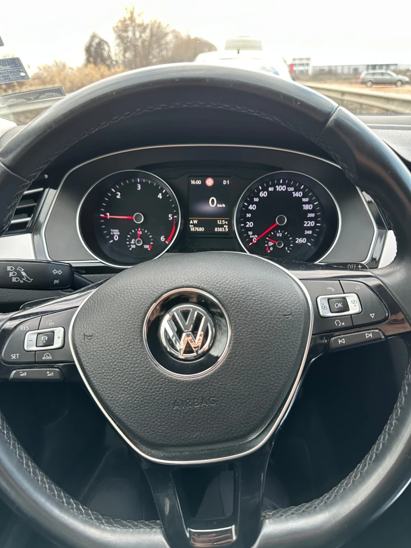 VW Passat, снимка 11 - Автомобили и джипове - 48820234