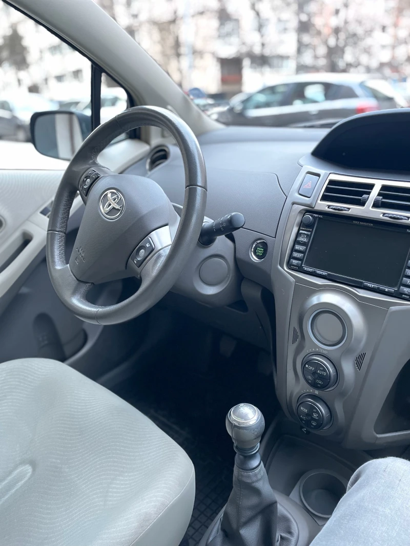 Toyota Yaris, снимка 11 - Автомобили и джипове - 49118947