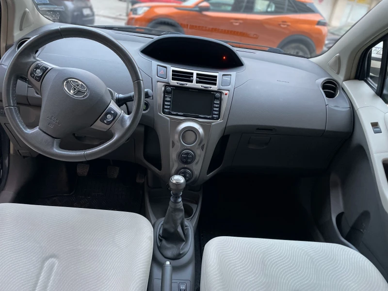 Toyota Yaris, снимка 8 - Автомобили и джипове - 49118947