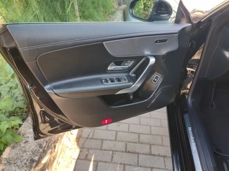 Mercedes-Benz CLA 250, снимка 4 - Автомобили и джипове - 52321651