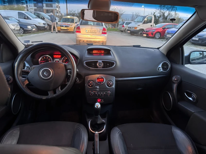 Renault Clio 1.2 Бензин, снимка 13 - Автомобили и джипове - 52665946