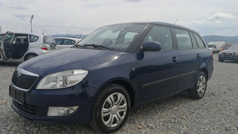 Skoda Fabia 1.2i, снимка 1 - Автомобили и джипове - 25328202