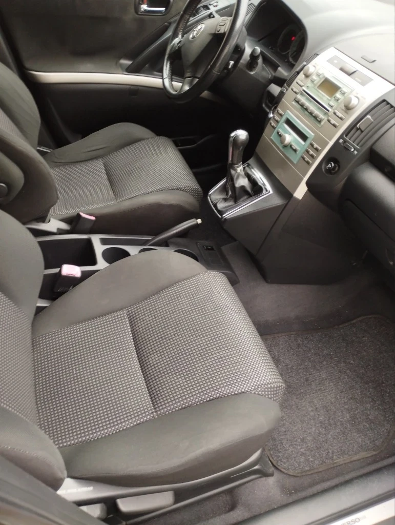 Toyota Corolla verso 7места, снимка 6 - Автомобили и джипове - 52810555