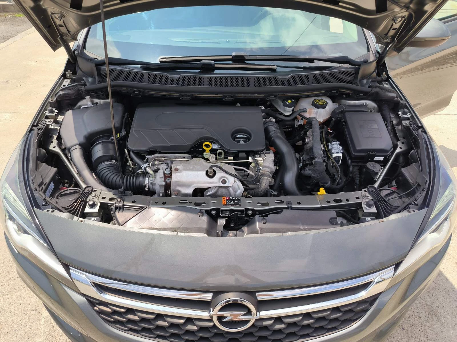 Opel Astra 1.6d-Sportstourer-Navi-Euro-6C - изображение 9