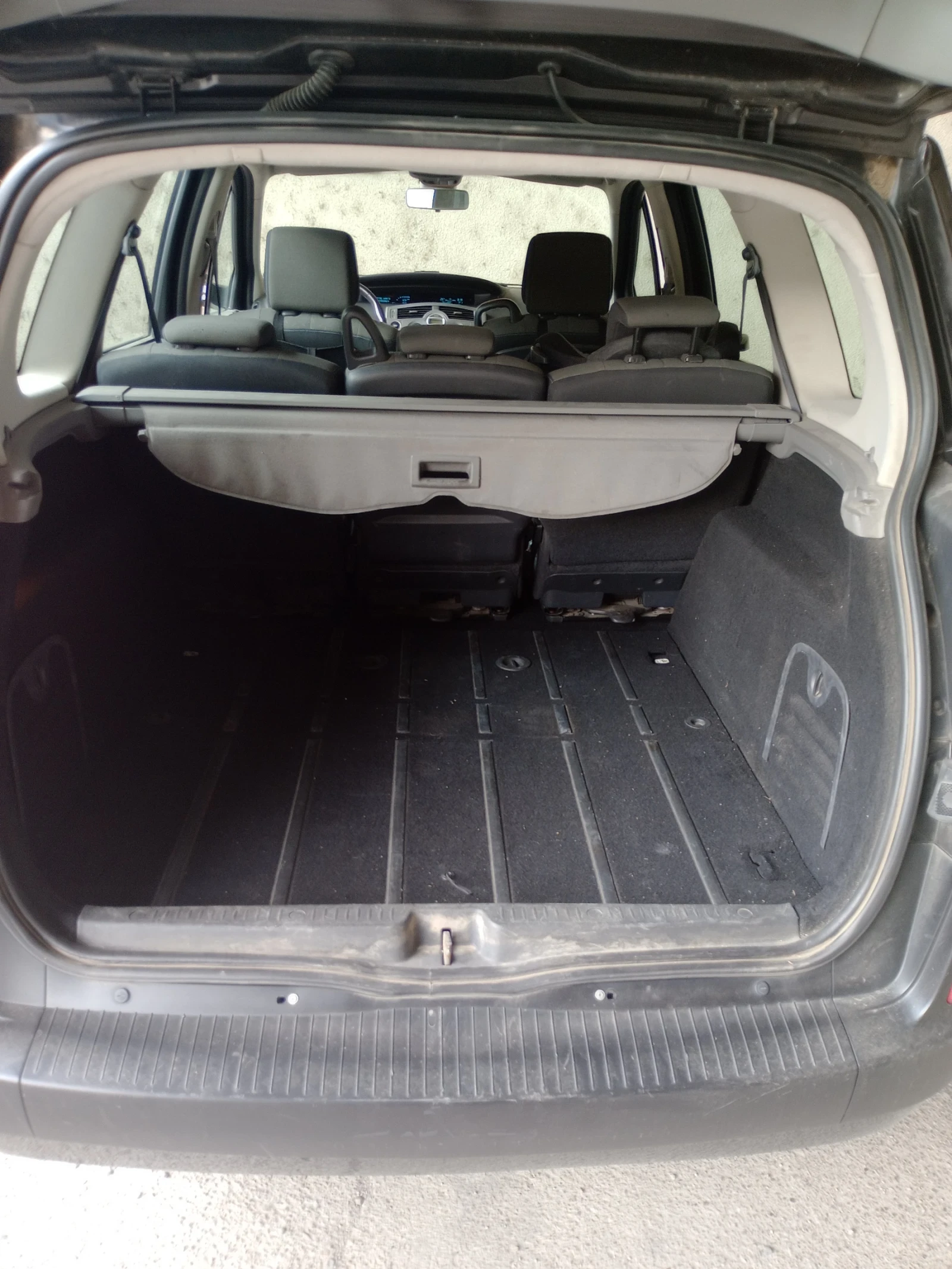 Renault Grand scenic 1.6 i EURO 4 - изображение 10