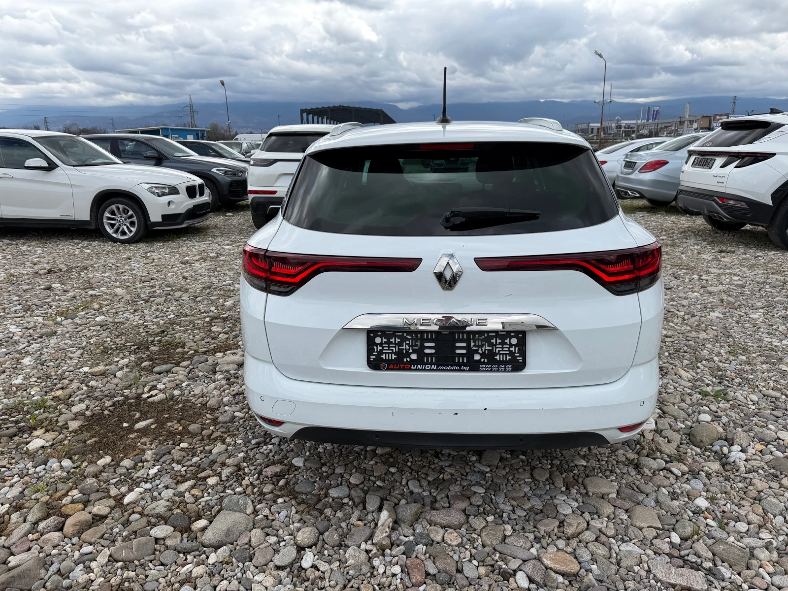 Renault Megane 1.5 DCI(КАТО НОВ), снимка 6 - Автомобили и джипове - 54054669