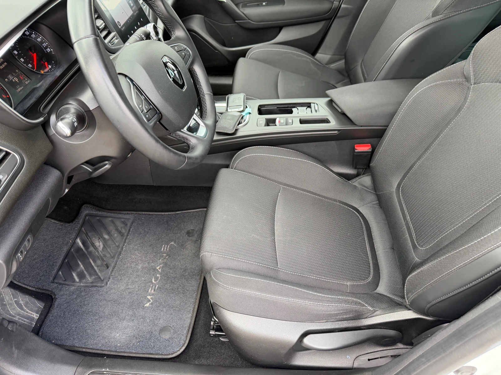 Renault Megane 1.5 DCI(КАТО НОВ), снимка 16 - Автомобили и джипове - 54054669