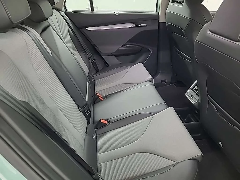 Skoda Enyaq 60, снимка 6 - Автомобили и джипове - 54135978