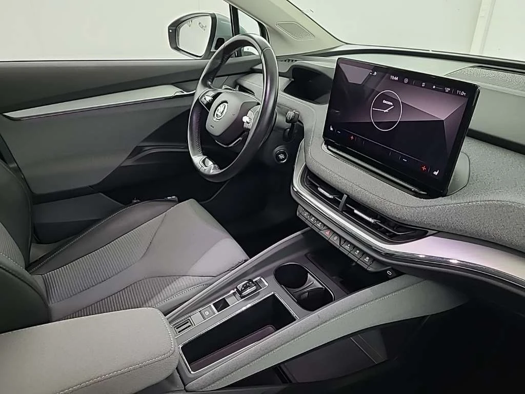 Skoda Enyaq 60, снимка 5 - Автомобили и джипове - 54135978